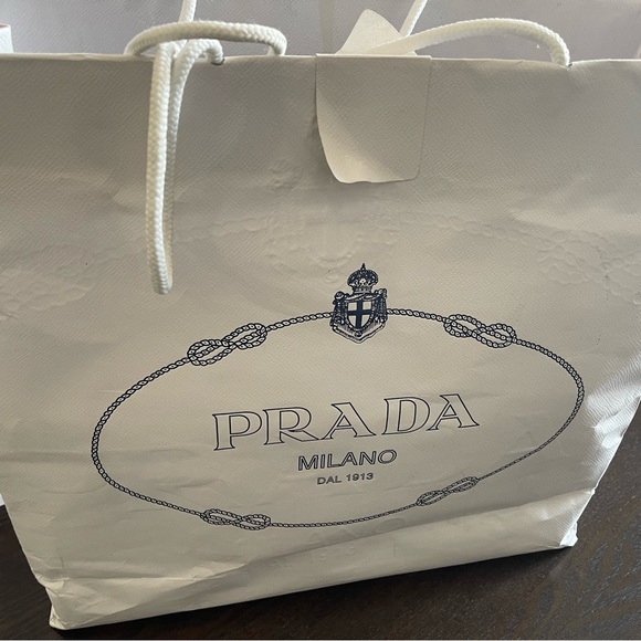 Pre-owned men slides
Prada Leather & Yellow Rubber Sandals Shoes, Sz. Prada 7 - Picture 4 of 4